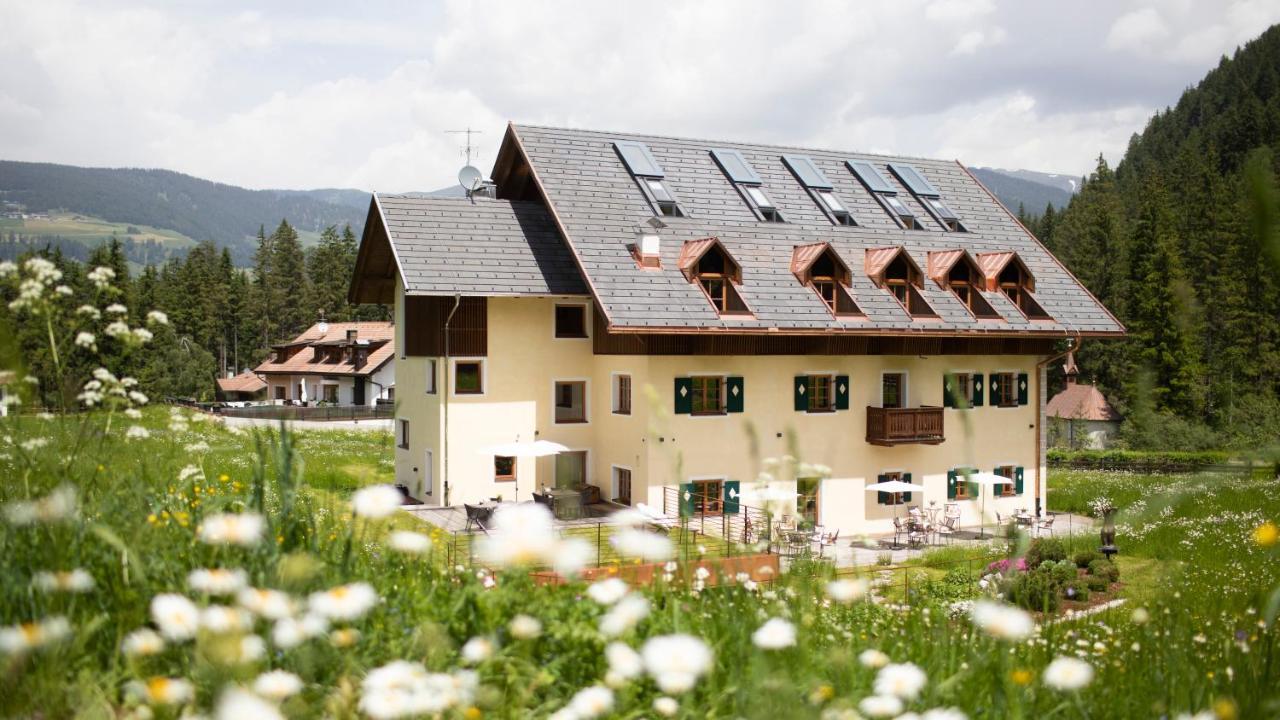 Natura Boutique Chalet Wellness Spa Доббиако Экстерьер фото